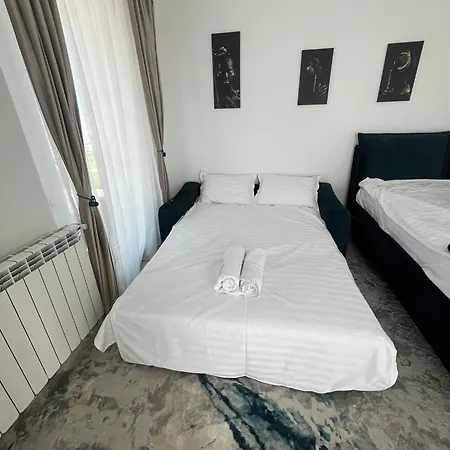 Alexxa Family Meraki & *